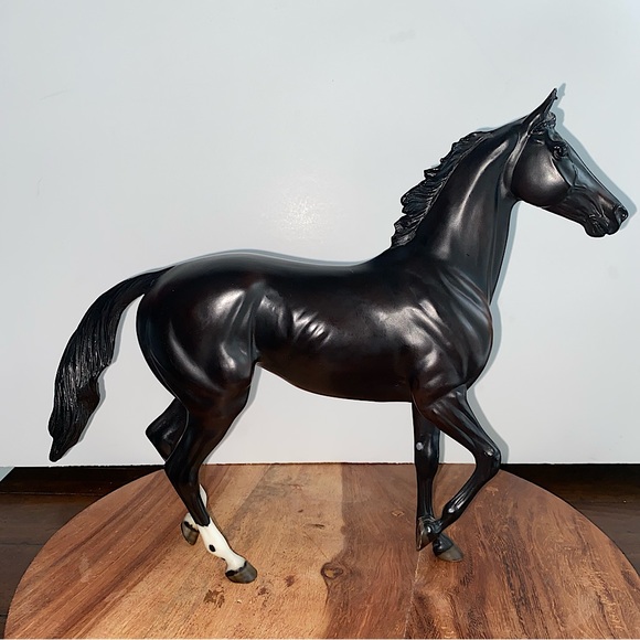 Breyer Toys Breyer Traditional Zenyatta Race Horse Royalty 478 Dark